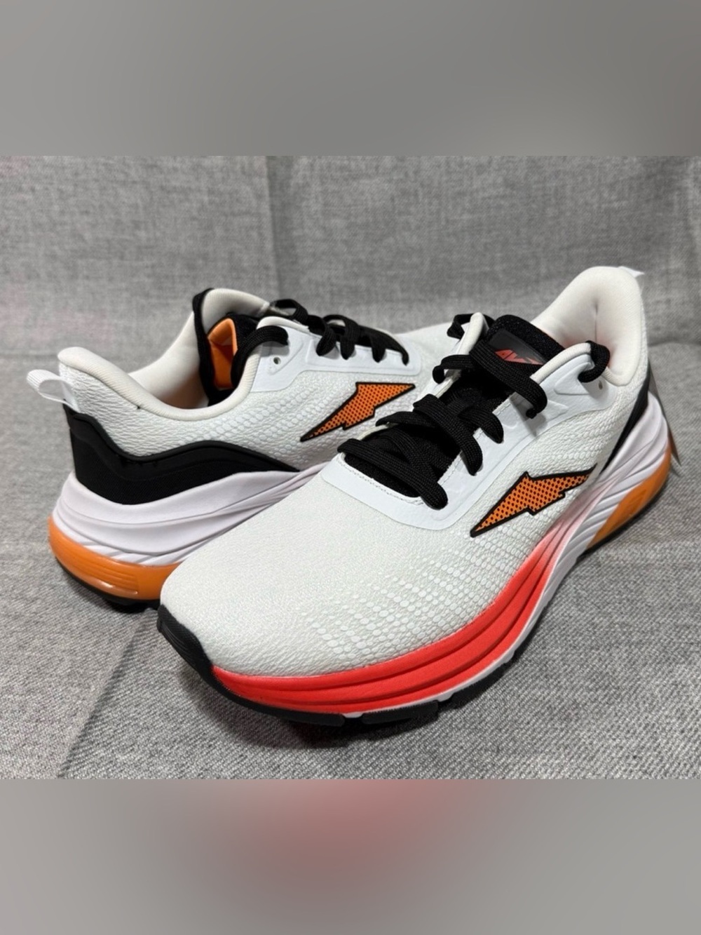 Avia Men’s Running Walking Shoes White Orange Black Size 11.5 NWT